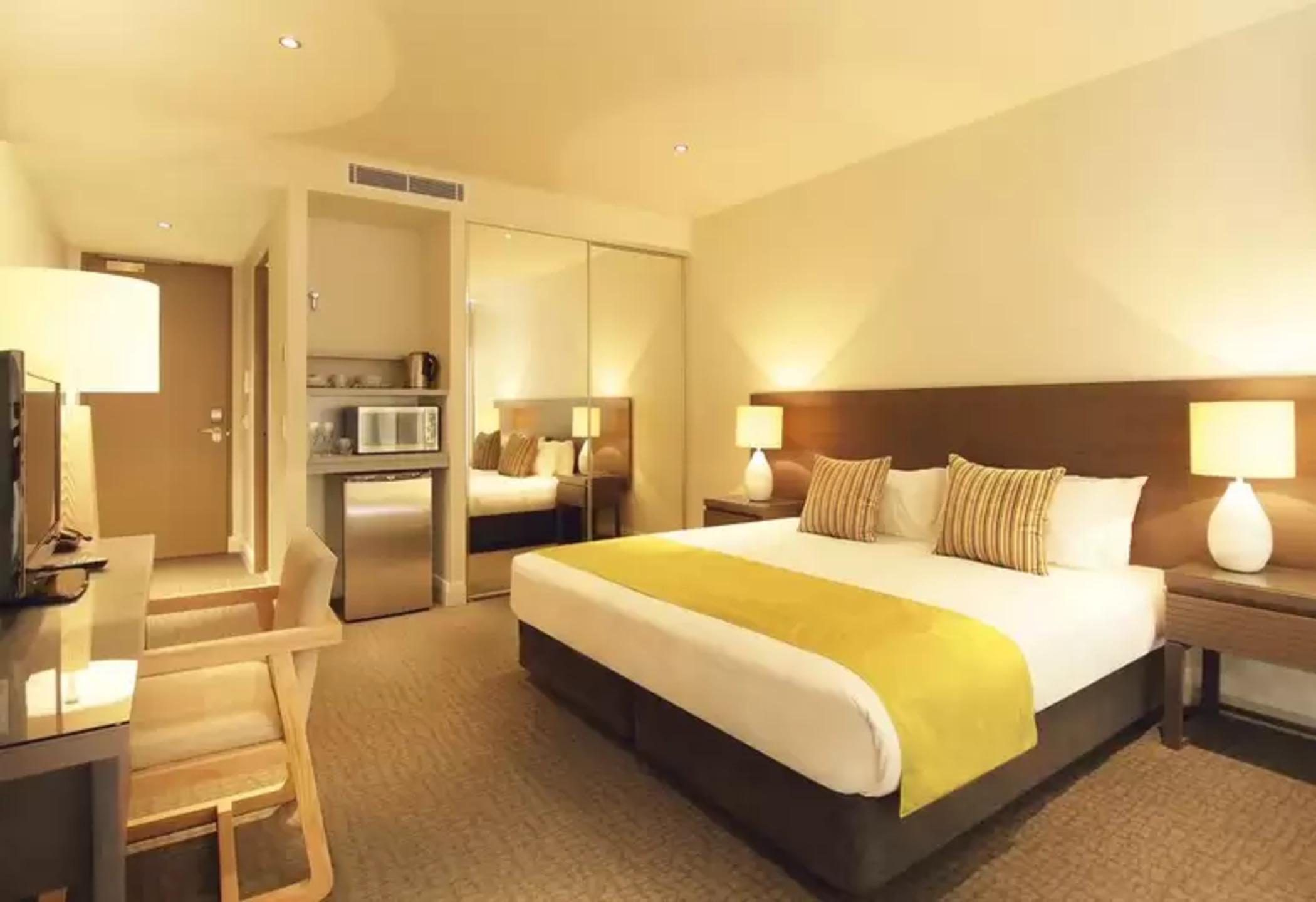 Oaks Redcliffe Mon Komo Suites מראה חיצוני תמונה