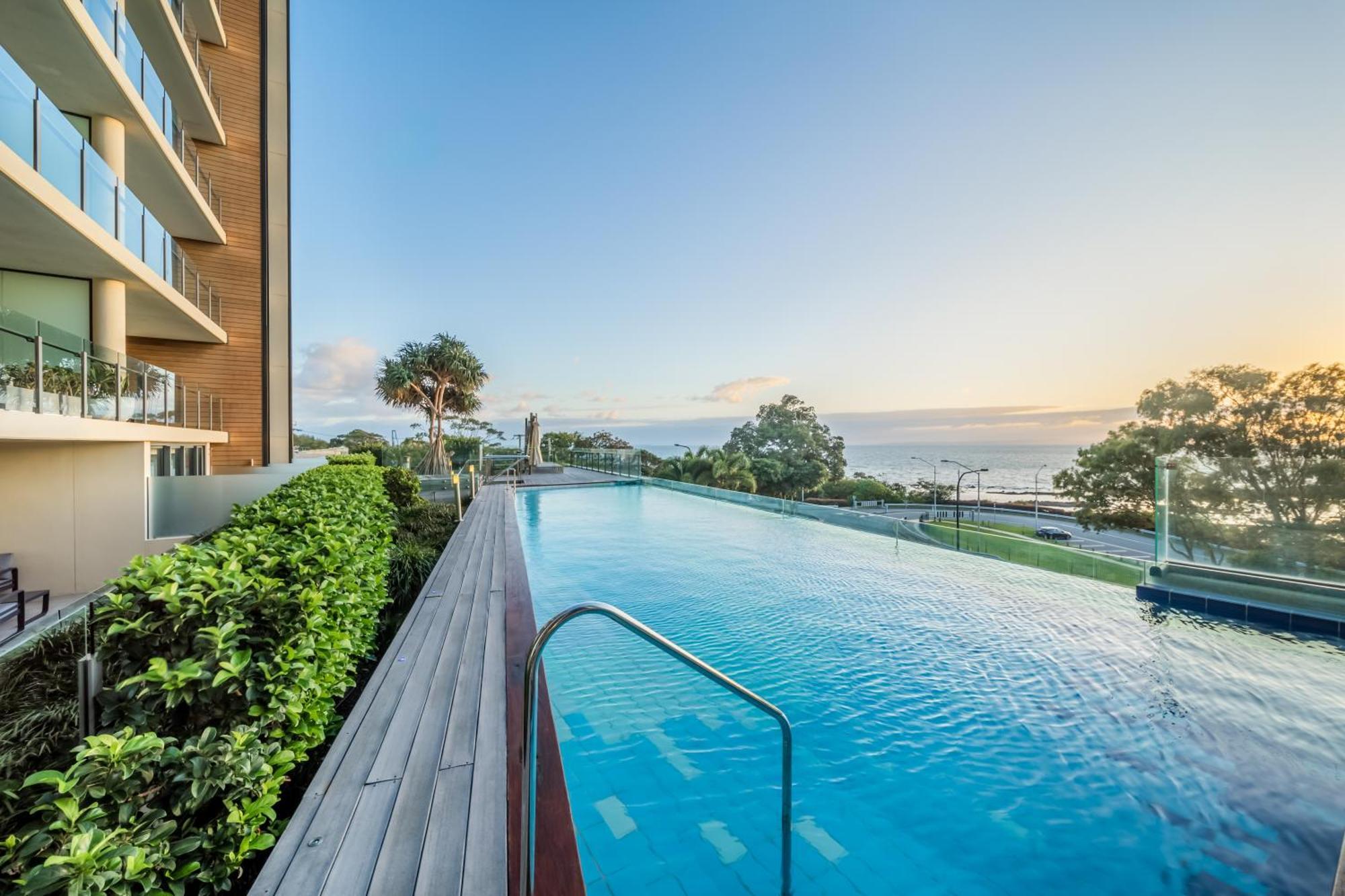 Oaks Redcliffe Mon Komo Suites מראה חיצוני תמונה