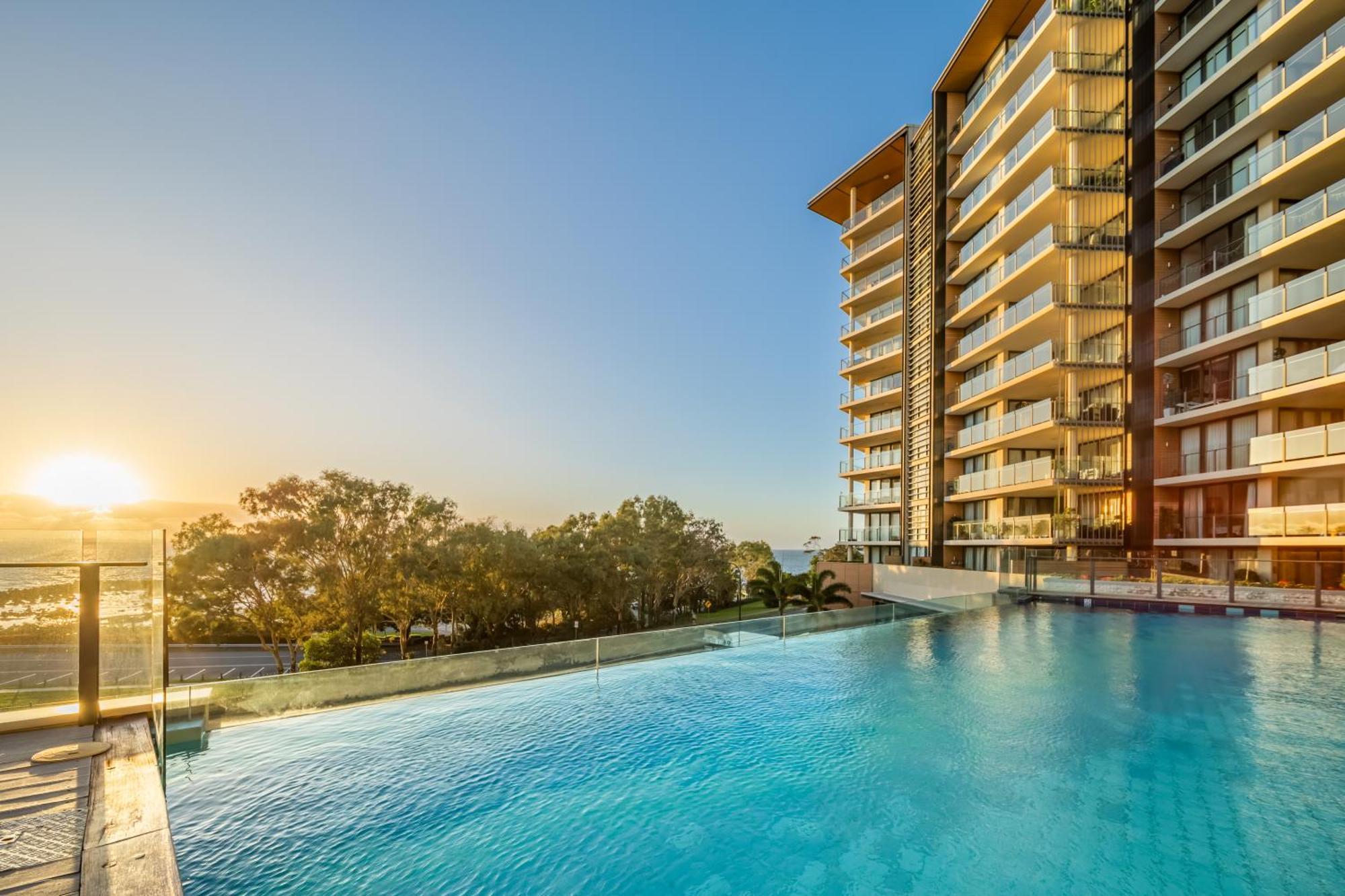 Oaks Redcliffe Mon Komo Suites מראה חיצוני תמונה