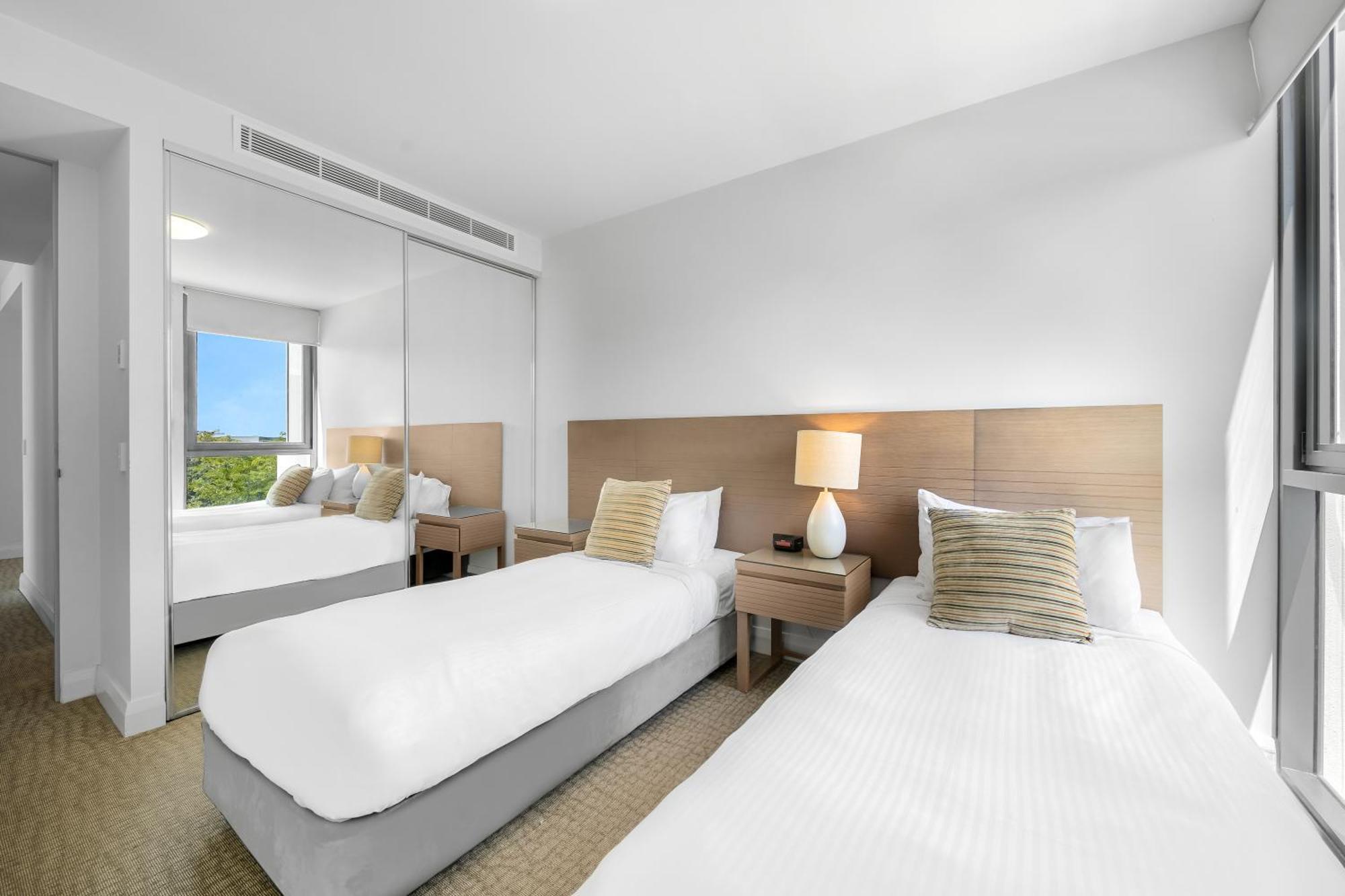 Oaks Redcliffe Mon Komo Suites מראה חיצוני תמונה