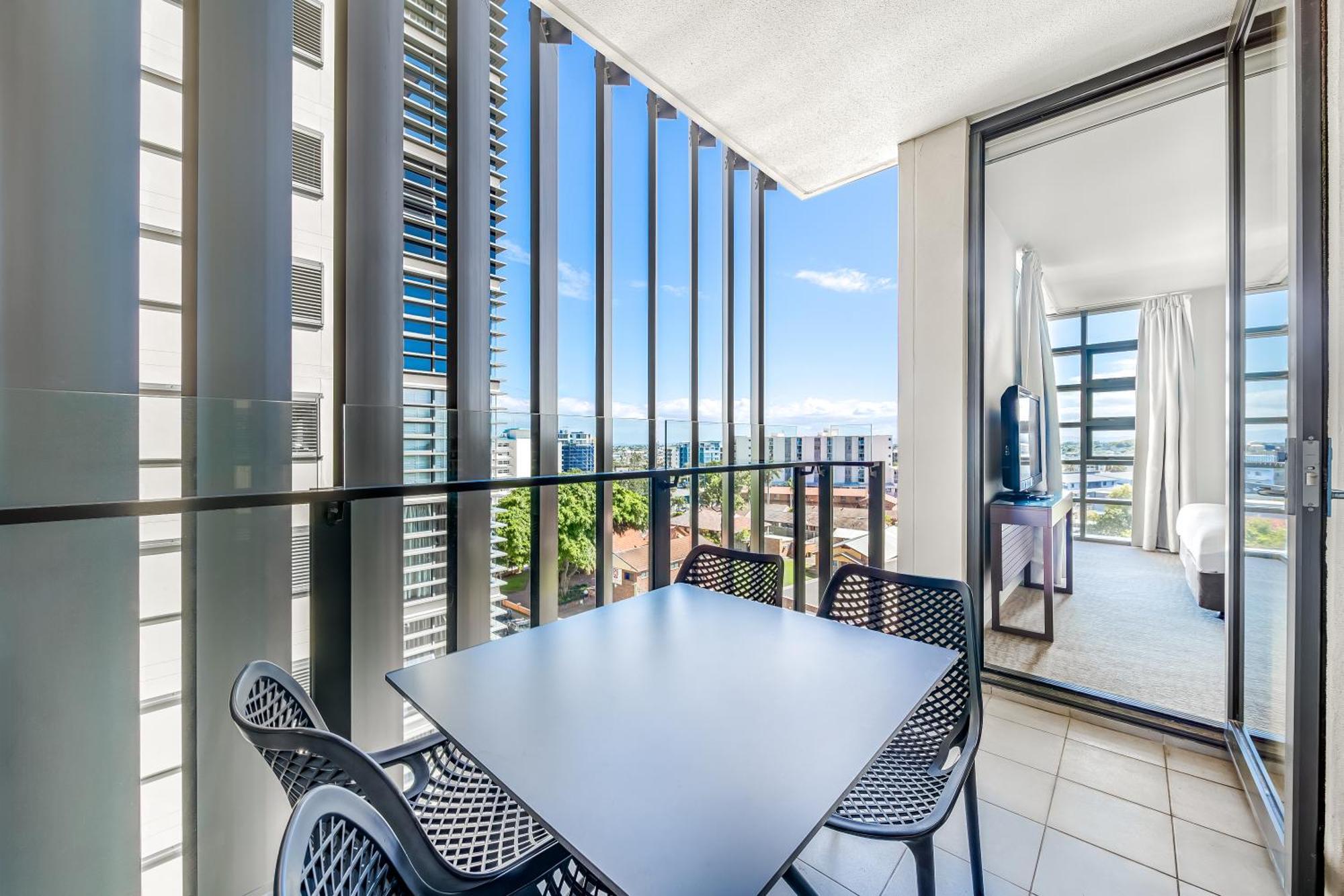 Oaks Redcliffe Mon Komo Suites מראה חיצוני תמונה